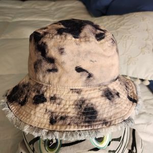NWOT.. Unisex Sonoma bucket hat.
